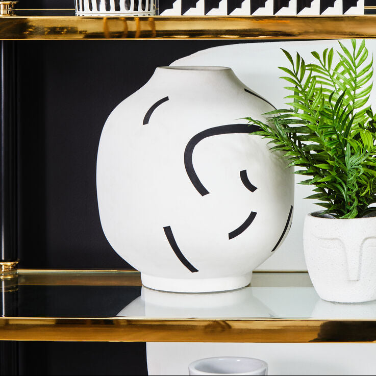 Black and White Vase | Tundra