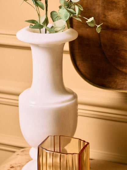 White Marble Vase | Zoro