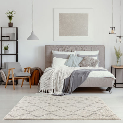 Moroccan Ivory Grey Shaggy Rug | 800