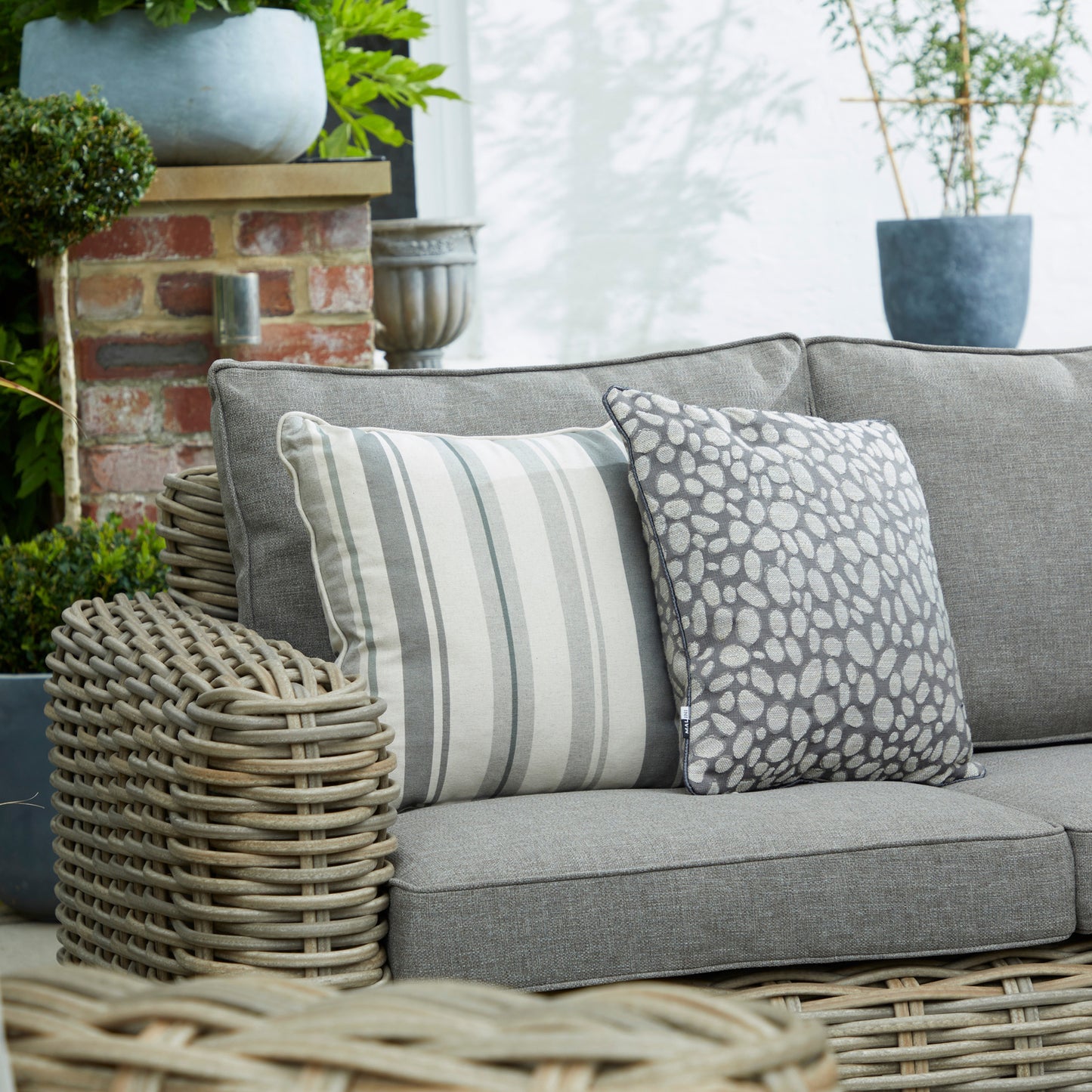 Luxury Amalfi Beige Metal Frame Outdoor Five Seater Set