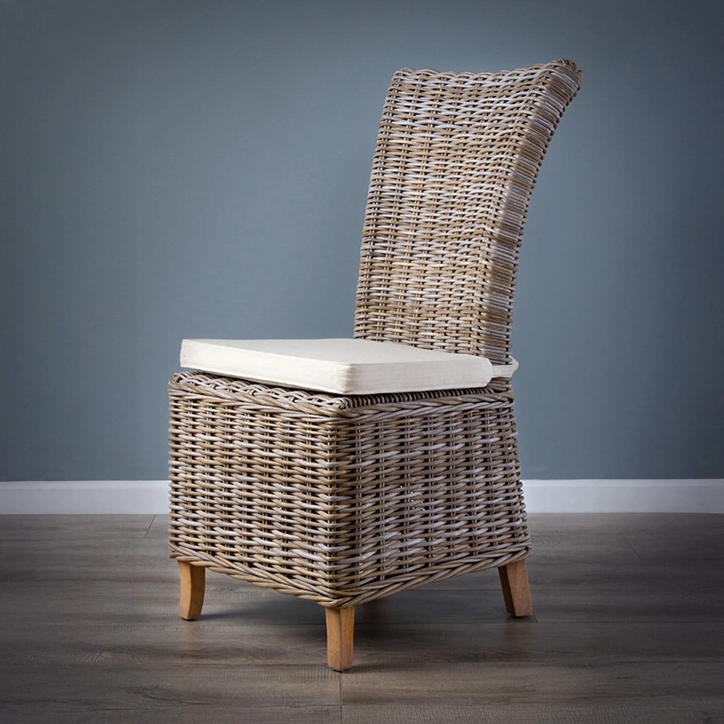 Luxury Capri Beige Outdoor Wicker Dining Chair With Acacia Wood Legs And Cushion