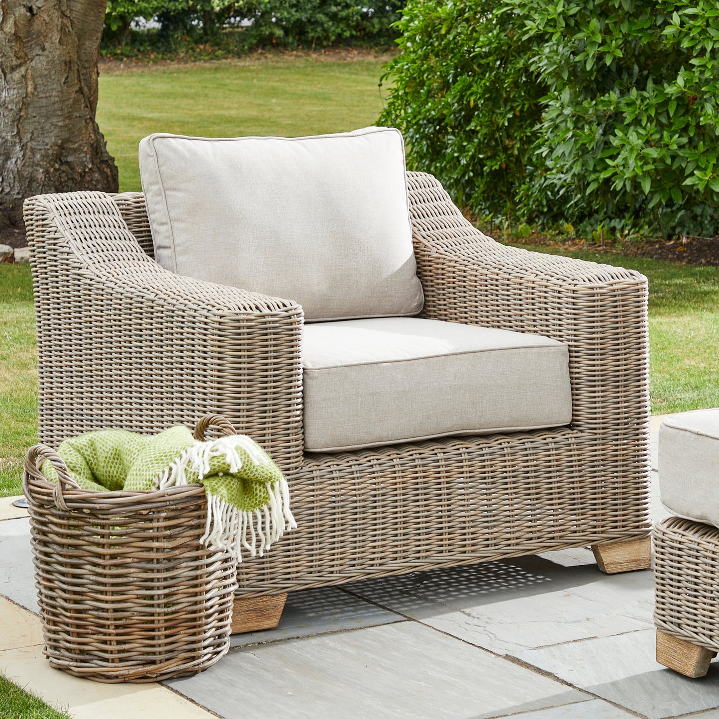 Luxury Capri Beige Metal Frame Outdoor Armchair