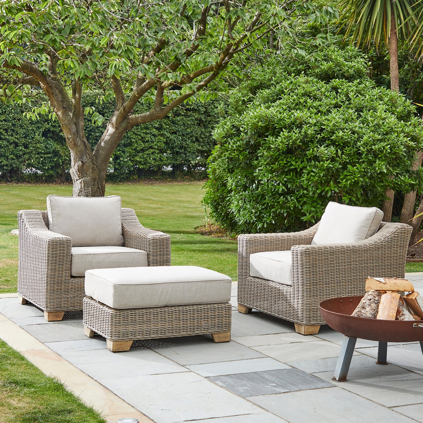 Luxury Capri Beige Metal Frame Outdoor Armchair