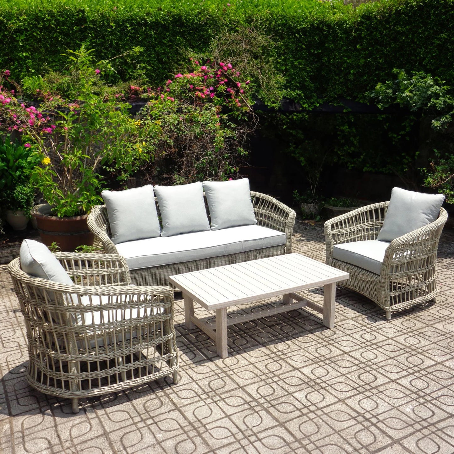 Luxury Palma  3-Seater Outdoor Sofa Set In Beige Rattan Weave With Acacia Wood Table