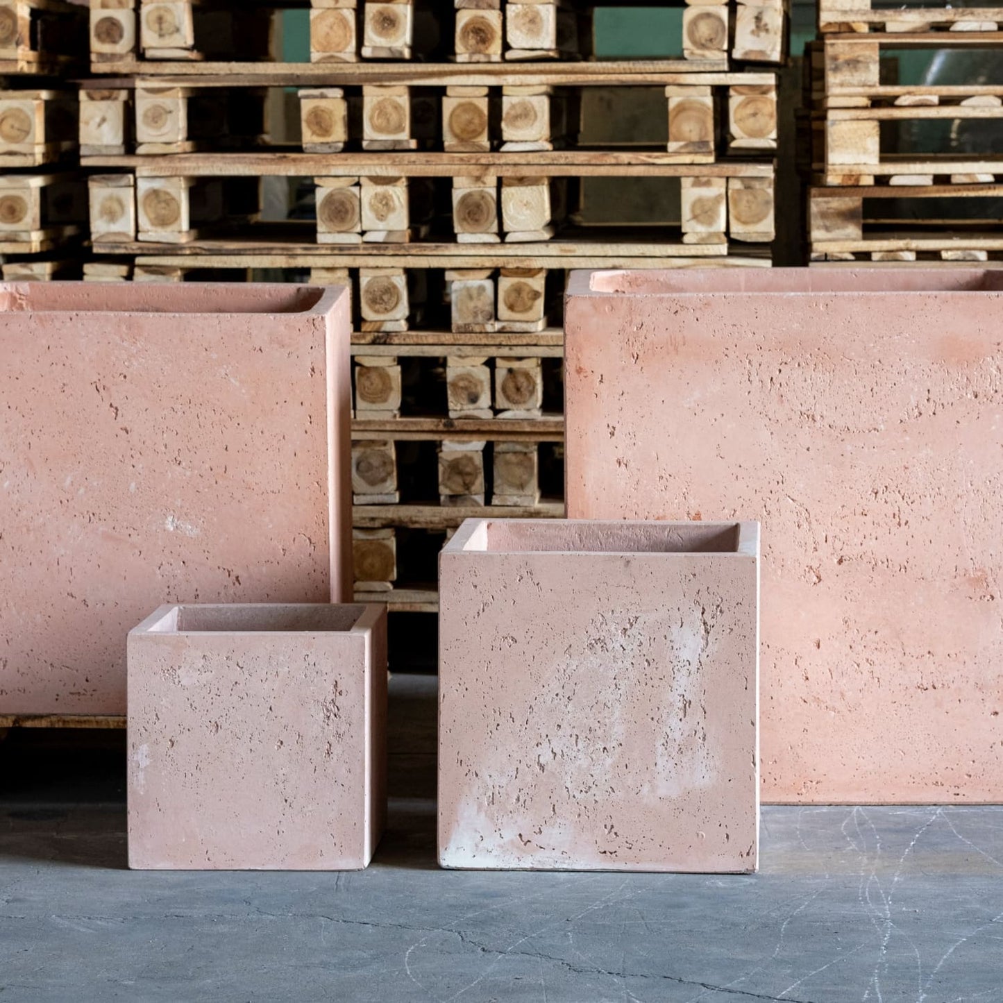 Cubrosa | Blushstone – 100cm XXL Concrete Square Planter – 782L Block Plant Pot