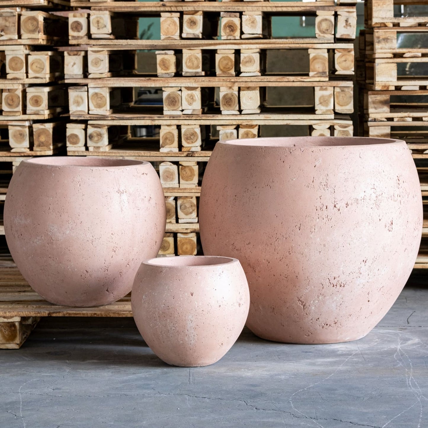 Orbello | Blushstone – 110cm XXL Concrete Sphere Planter – 686L Round Plant Pot