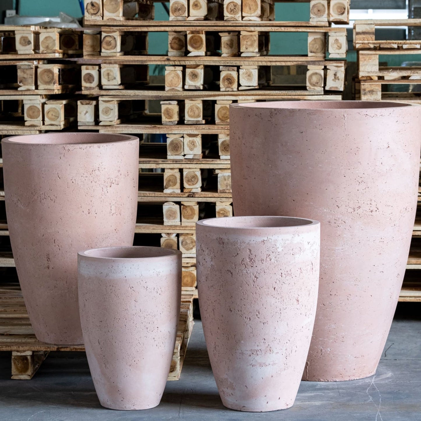 Vessara | Blushstone – 100cm XXL Concrete Vase Planter – 172L Tall Plant Pot